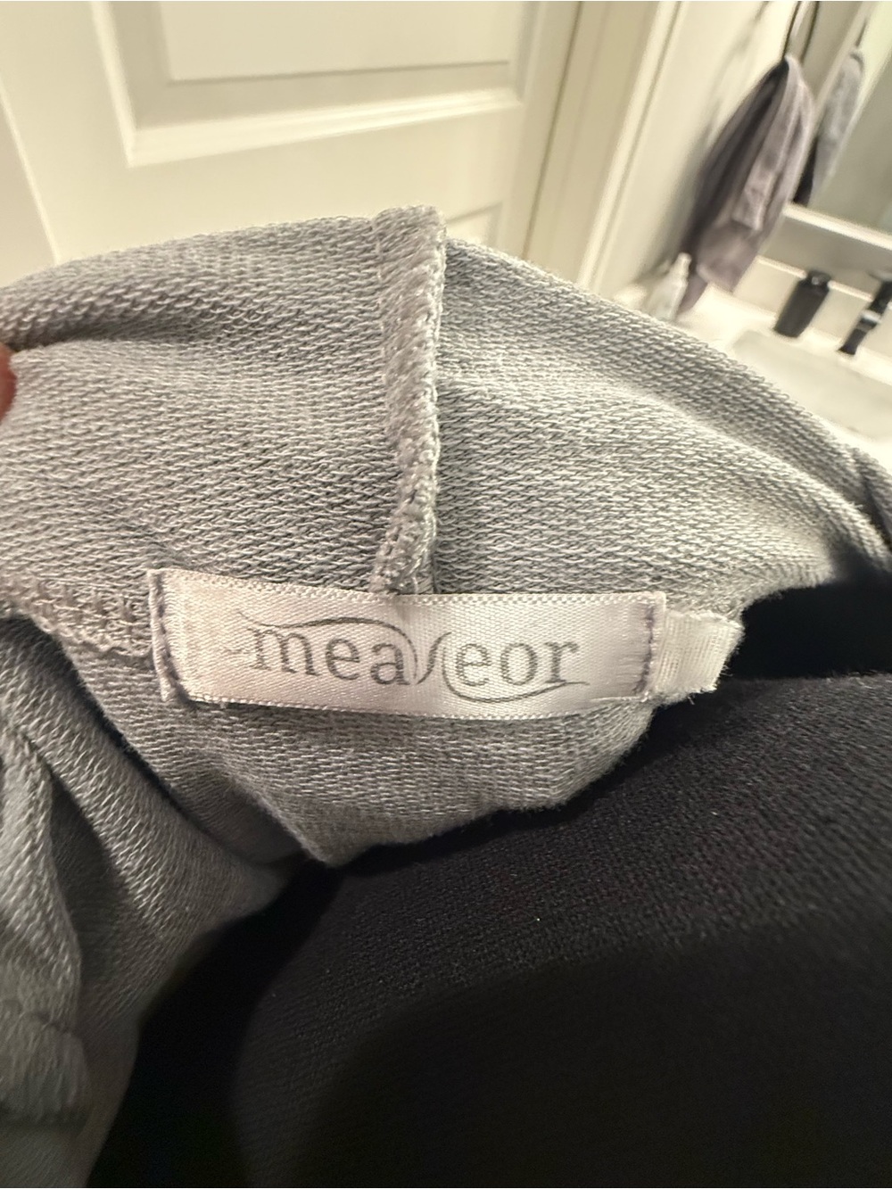 🍂🎃🍁 Women’s Gray Hooded Sweatshirt Tunic Pullover - super cute with leggings! - Picture 6 of 7